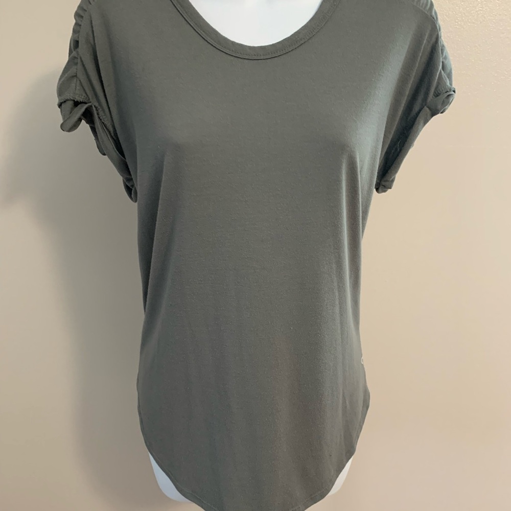 Colosseum Rouched Shoulder Top - Picture 3 of 13